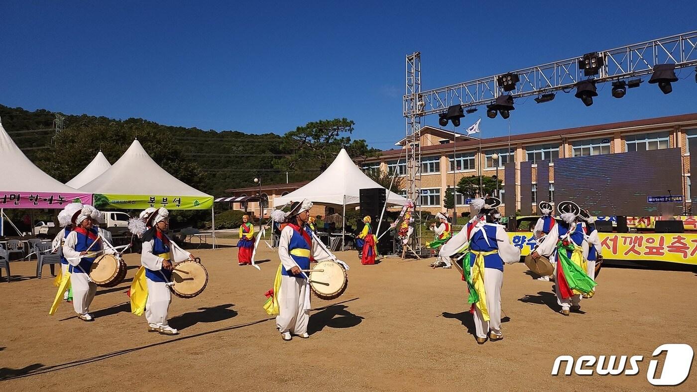 본문 이미지 - 6회 향수옥천 깻잎축제  모습.(옥천군 제공) /뉴스1