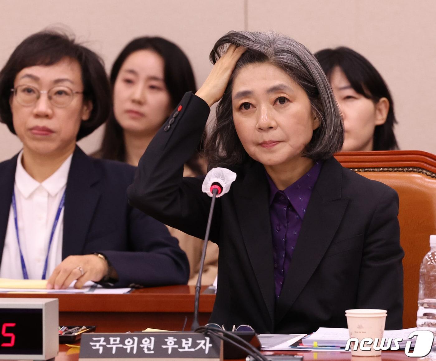 본문 이미지 - 김행 여성가족부 장관 후보자가 5일 서울 여의도 국회에서 열린 인사청문회에서 의원들의 질의를 듣고 있다. 2023.10.5/뉴스1 ⓒ News1 송원영 기자