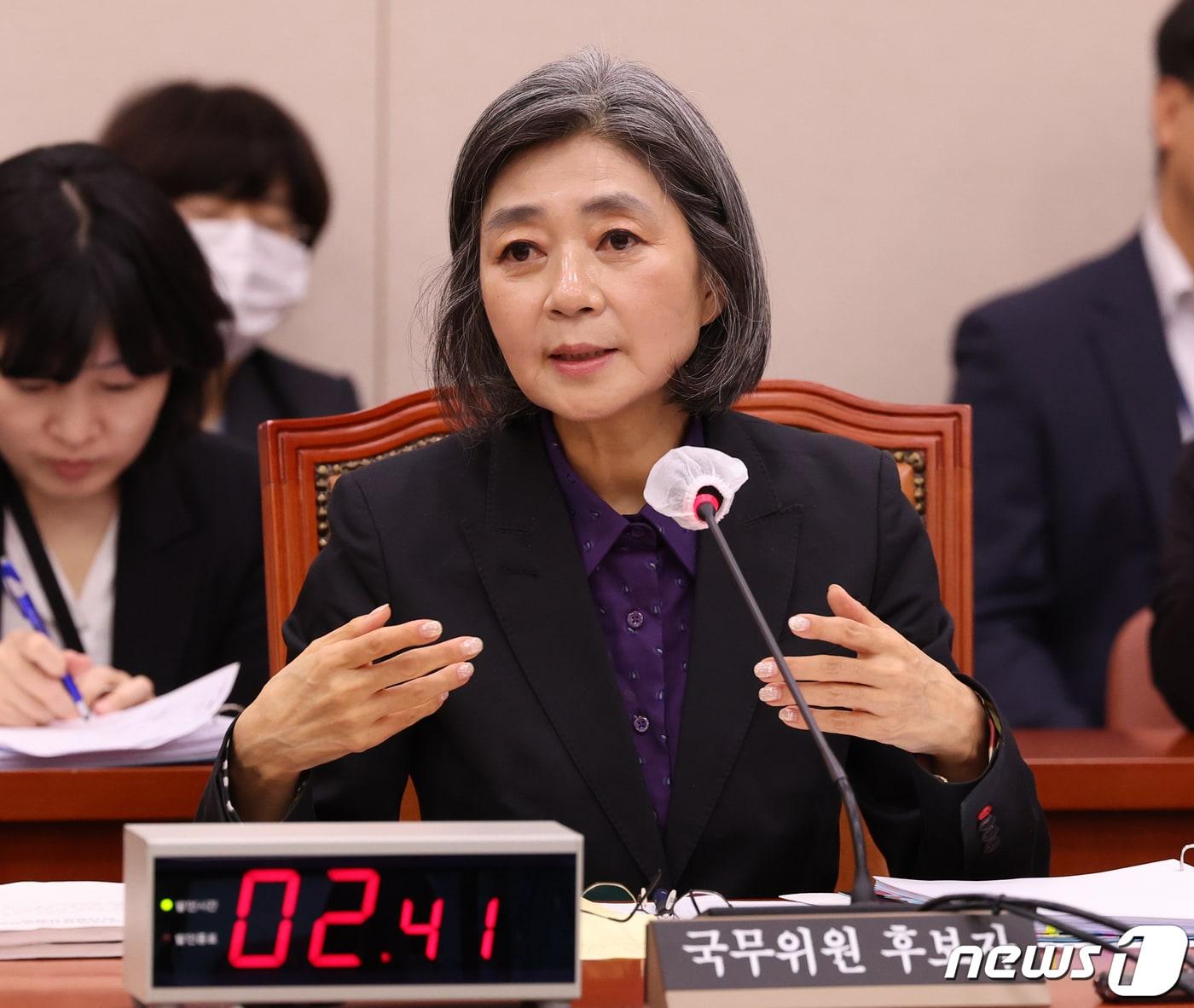 본문 이미지 - 김행 여성가족부 장관 후보자가 5일 서울 여의도 국회에서 열린 인사청문회에서 의원들의 질의에 답변 하고 있다. 2023.10.5/뉴스1 ⓒ News1 송원영 기자