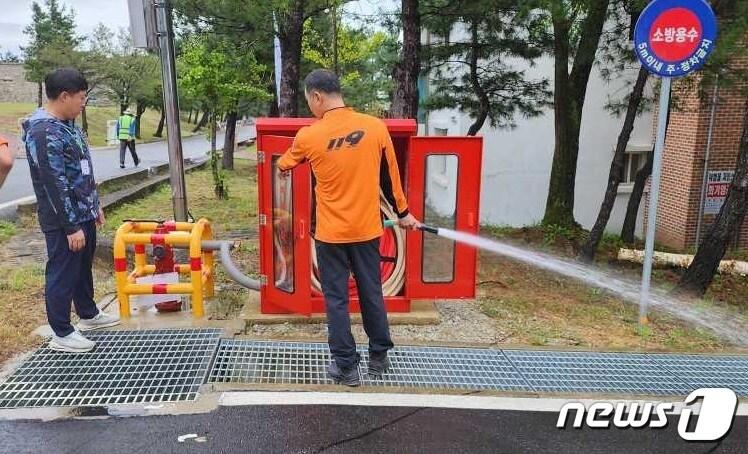 본문 이미지 - 강원특별자치도 소방본부, 2023강원세계산림엑스포 행사장 소화전 점검.(도소방본부 제공)