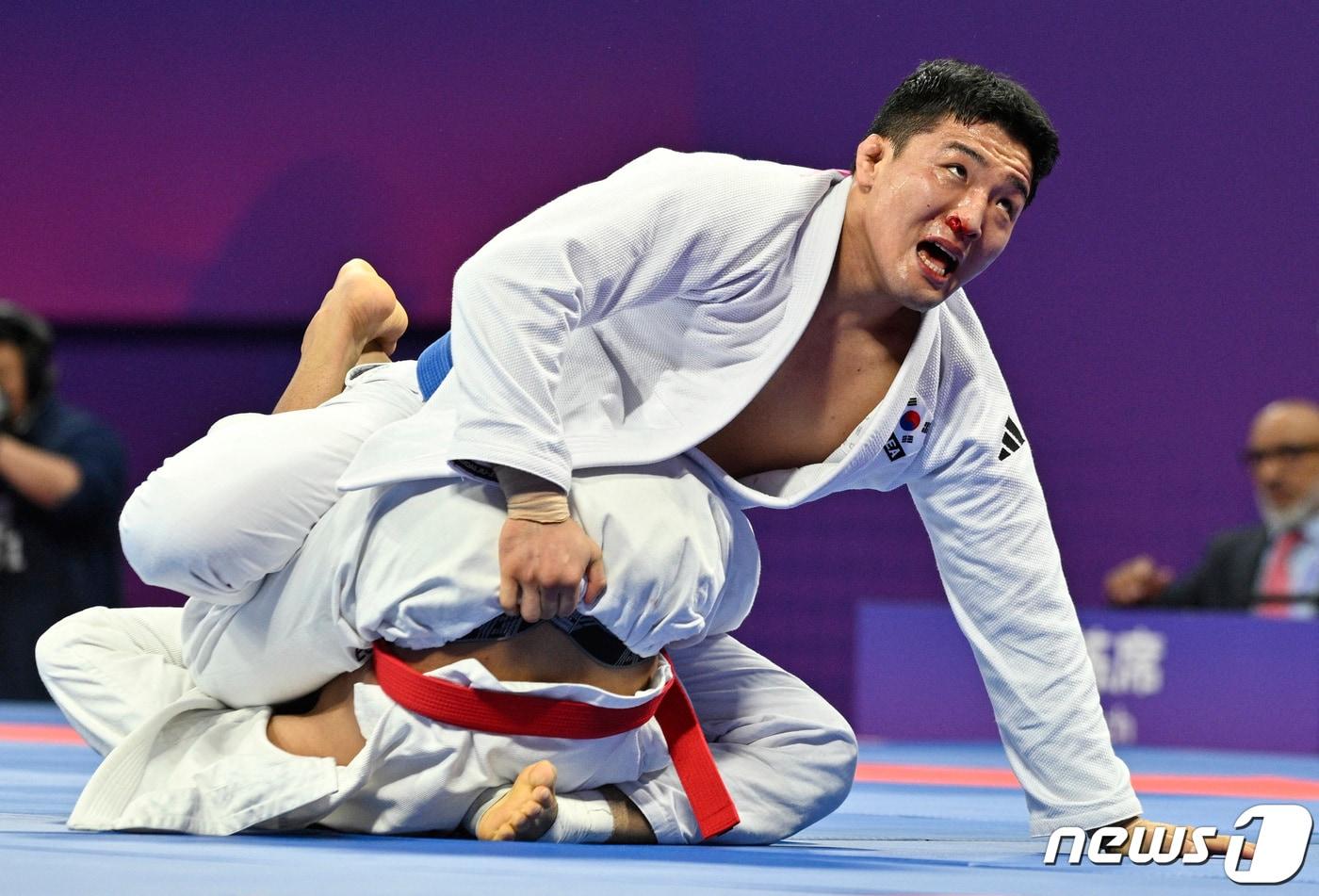 본문 이미지 - 금메달을 수확한 주짓수 구본철 ⓒ 로이터=뉴스1