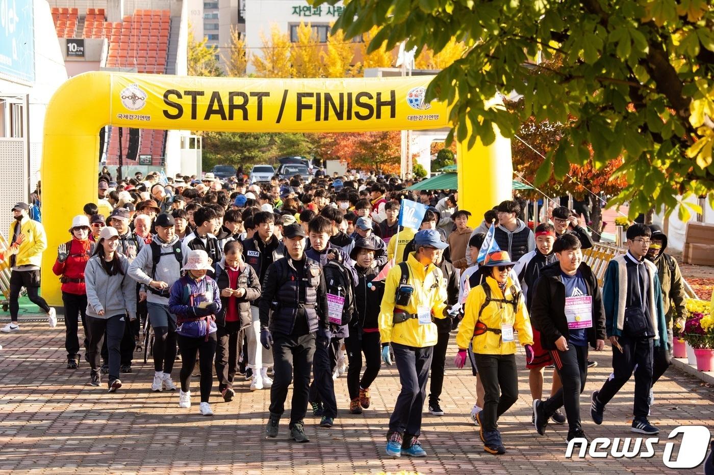 본문 이미지 - 원주국제걷기대회 자료사진. (원주시 제공) 2023.10.6/뉴스1