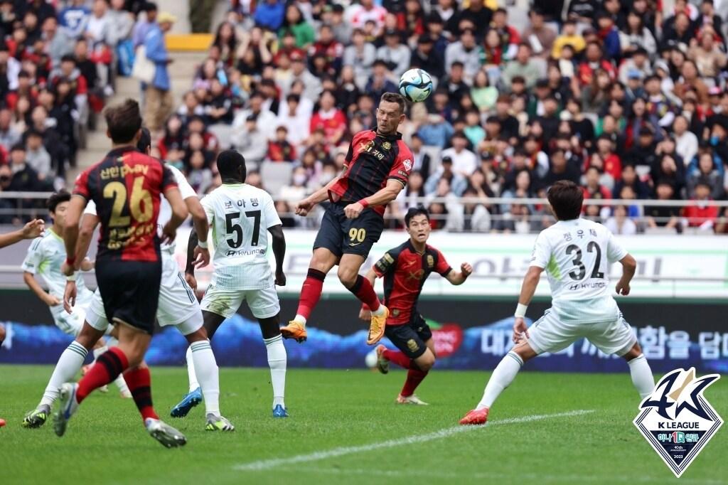 본문 이미지 - 전북이 서울을 2-0으로 이겼다.(한국프로축구연맹 제공)