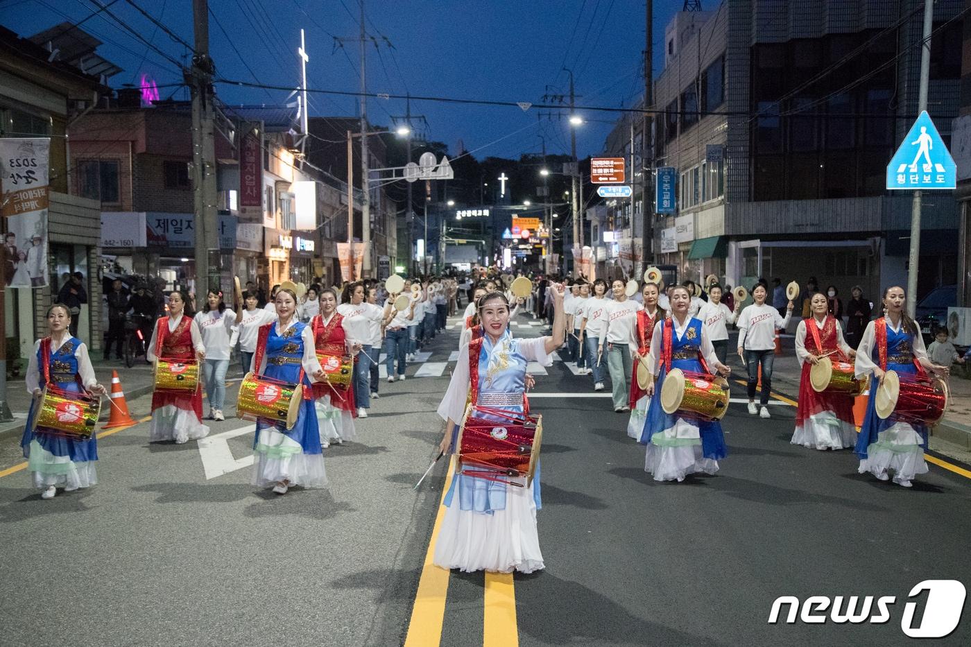 본문 이미지 - 군산시간여행축제가 9일 4일간의 일정을 마치고 마무리 됐다.(군산시제공) 2023.10.9/뉴스1