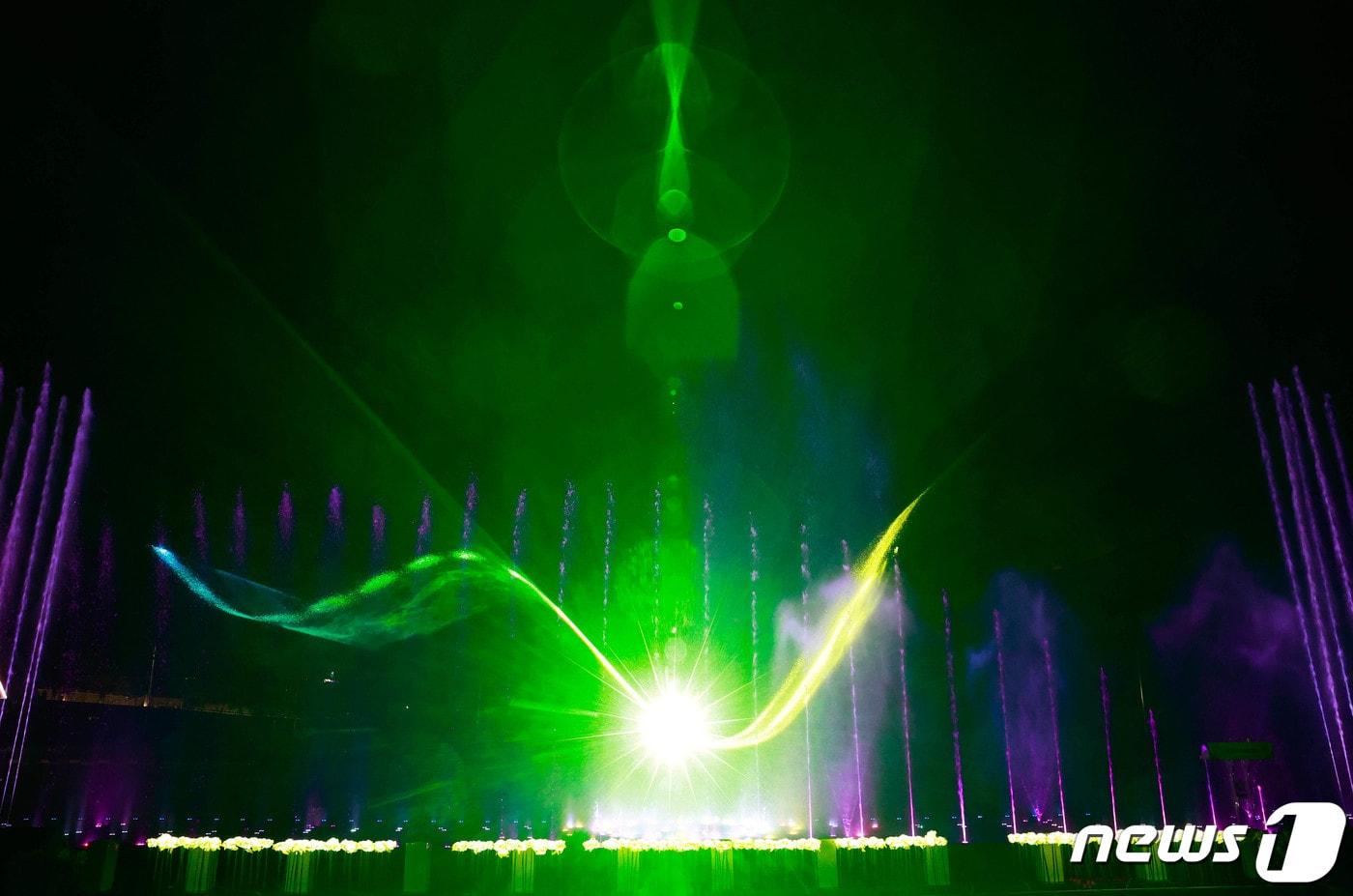 화순천 꽃강길 음악분수. /뉴스1