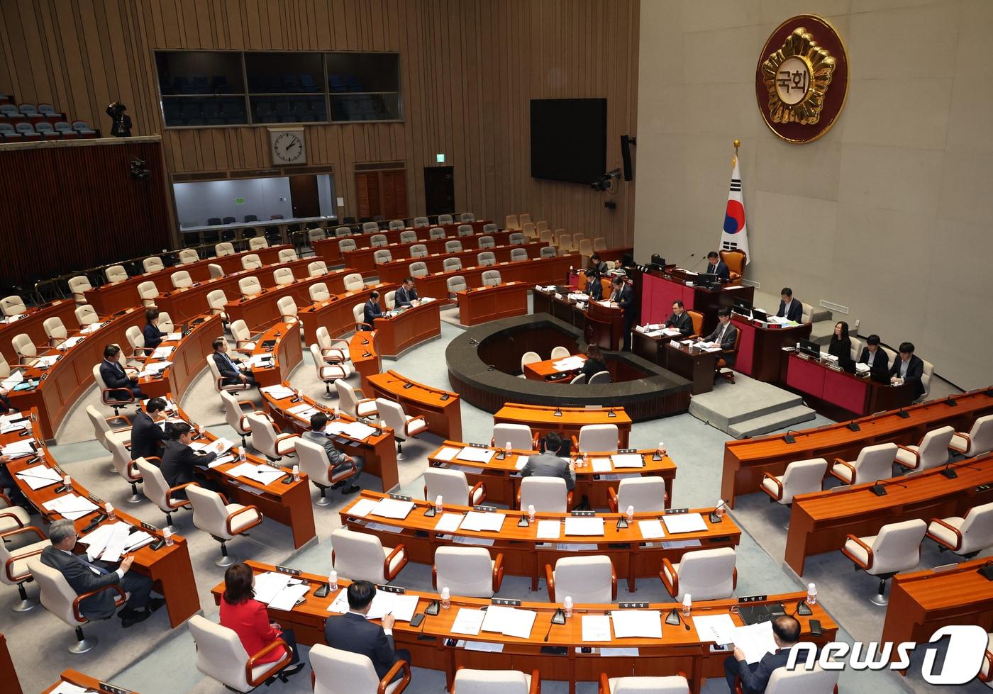 본문 이미지 - 1일 오후 서울 여의도 국회에서 열린 예산결산특별위원회에서 2024년도 예산안 및 기금운용계획안에 대한 공청회가 열리고 있다. 2023.11.1/뉴스1 ⓒ News1 송원영 기자