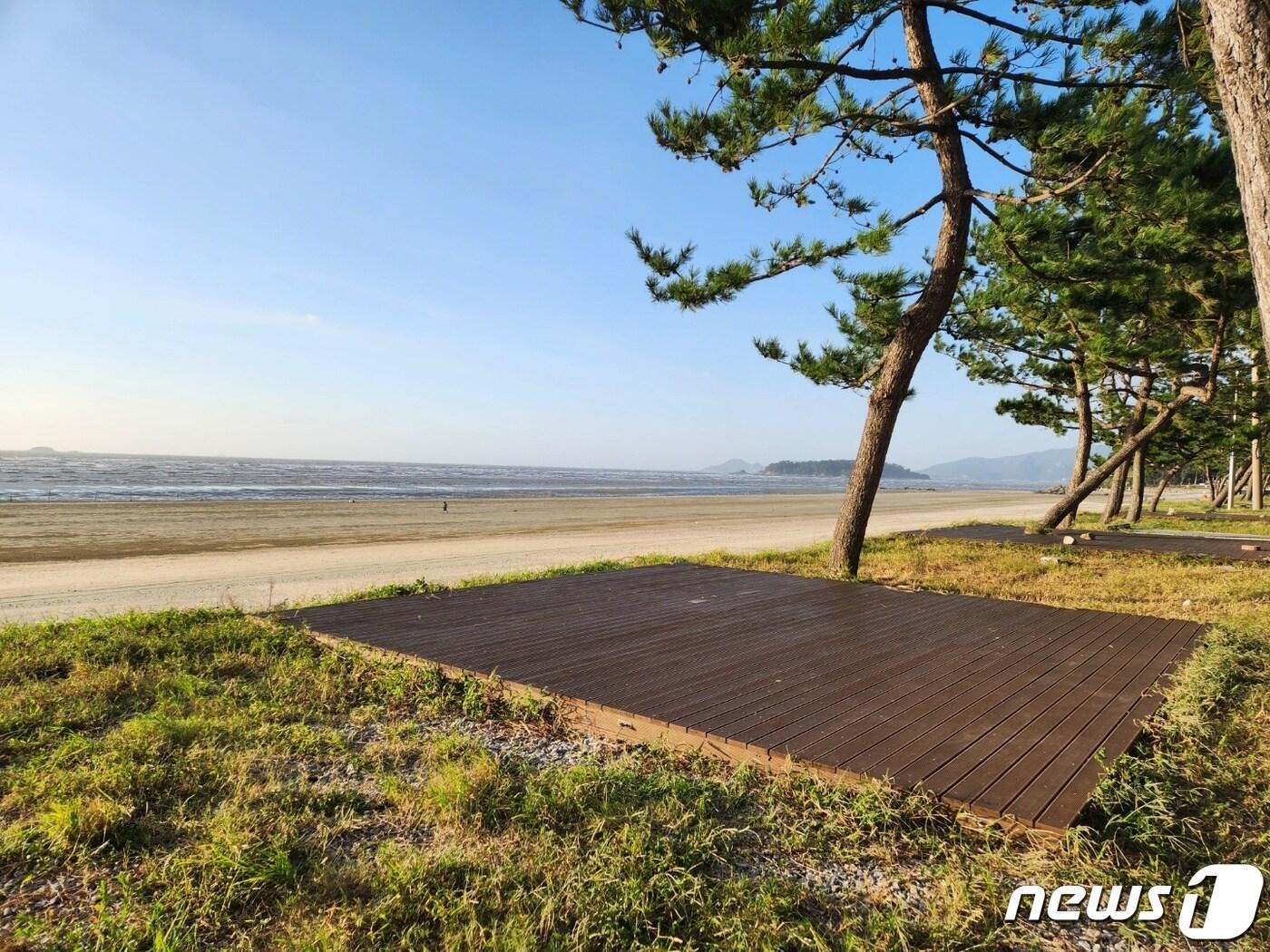 본문 이미지 - 전북 고창군 동호해수욕장과 복분자유원지 2곳이 문화체육관광부 '2024년 열린관광지 사업 신규 대상지'로 선정됐다. 동호국민여가캠핑장