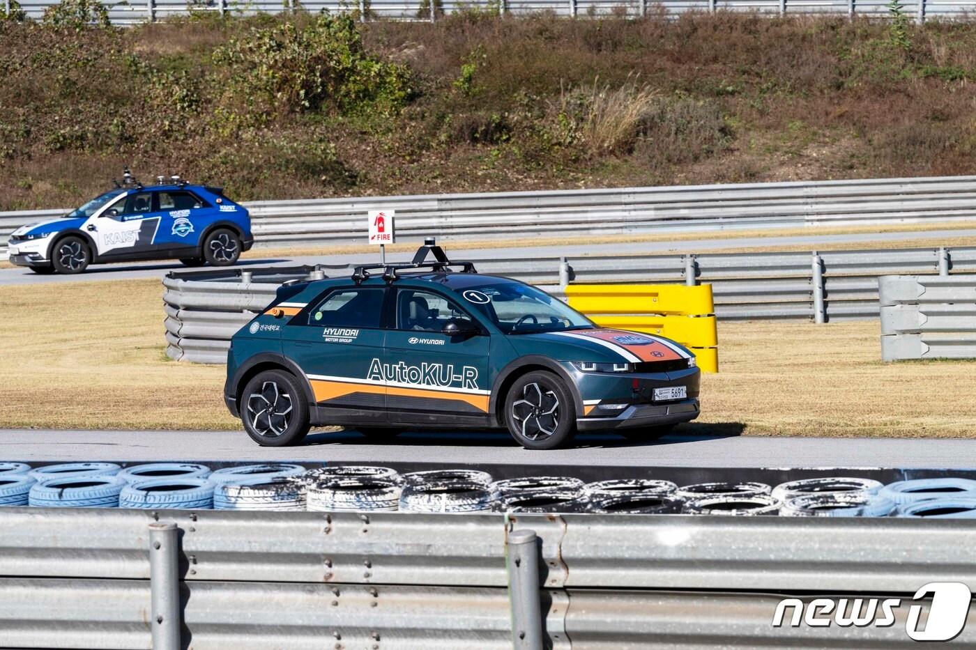 자율주행차가 트랙을 달리고 있다. (현대자동차그룹 제공) 2023.11.10/뉴스1