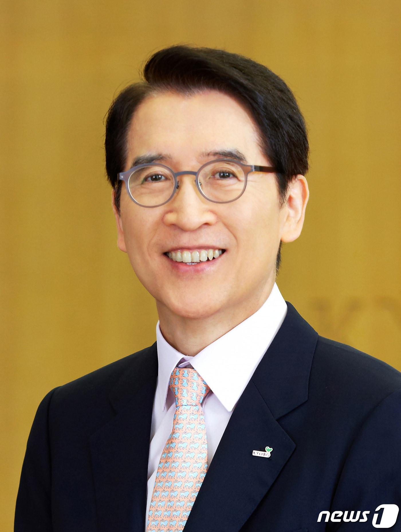 본문 이미지 - 신창재 교보생명 대표이사 겸 이사회 의장/사진제공=교보생명