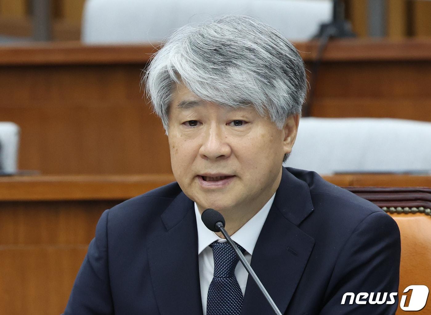 본문 이미지 - 이종석 헌법재판소장 후보자가 13일 서울 여의도 국회에서 열린 인사청문회에서 의원들의 질의에 답변하고 있다. 2023.11.13/뉴스1 ⓒ News1 송원영 기자