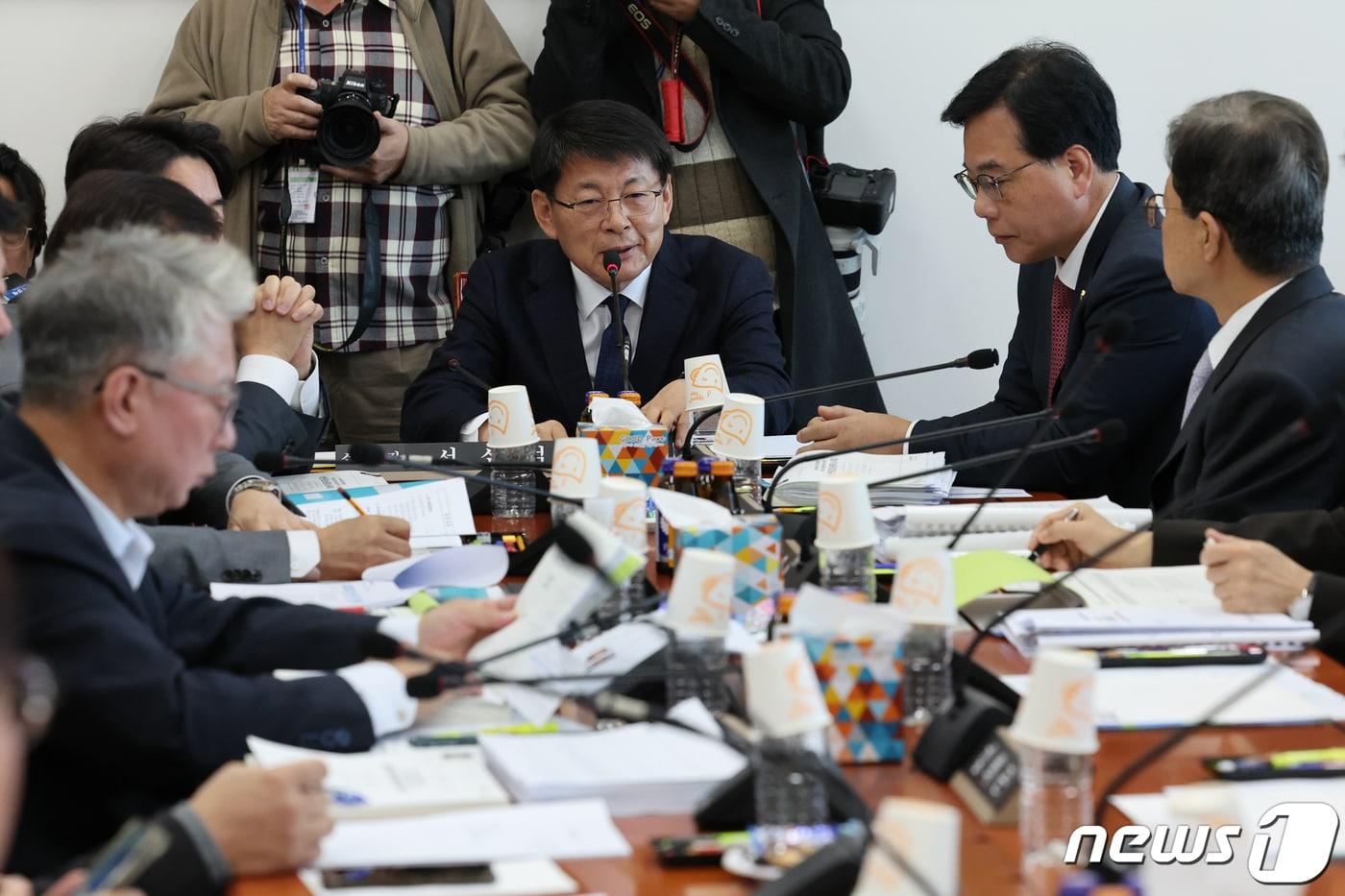 본문 이미지 - 서삼석 예결위 소위원장이 13일 오전 서울 여의도 국회에서 열린 예산결산특별위원회 예산심사소위원회에서 발언을 하고 있다. 2023.11.13/뉴스1 ⓒ News1 황기선 기자