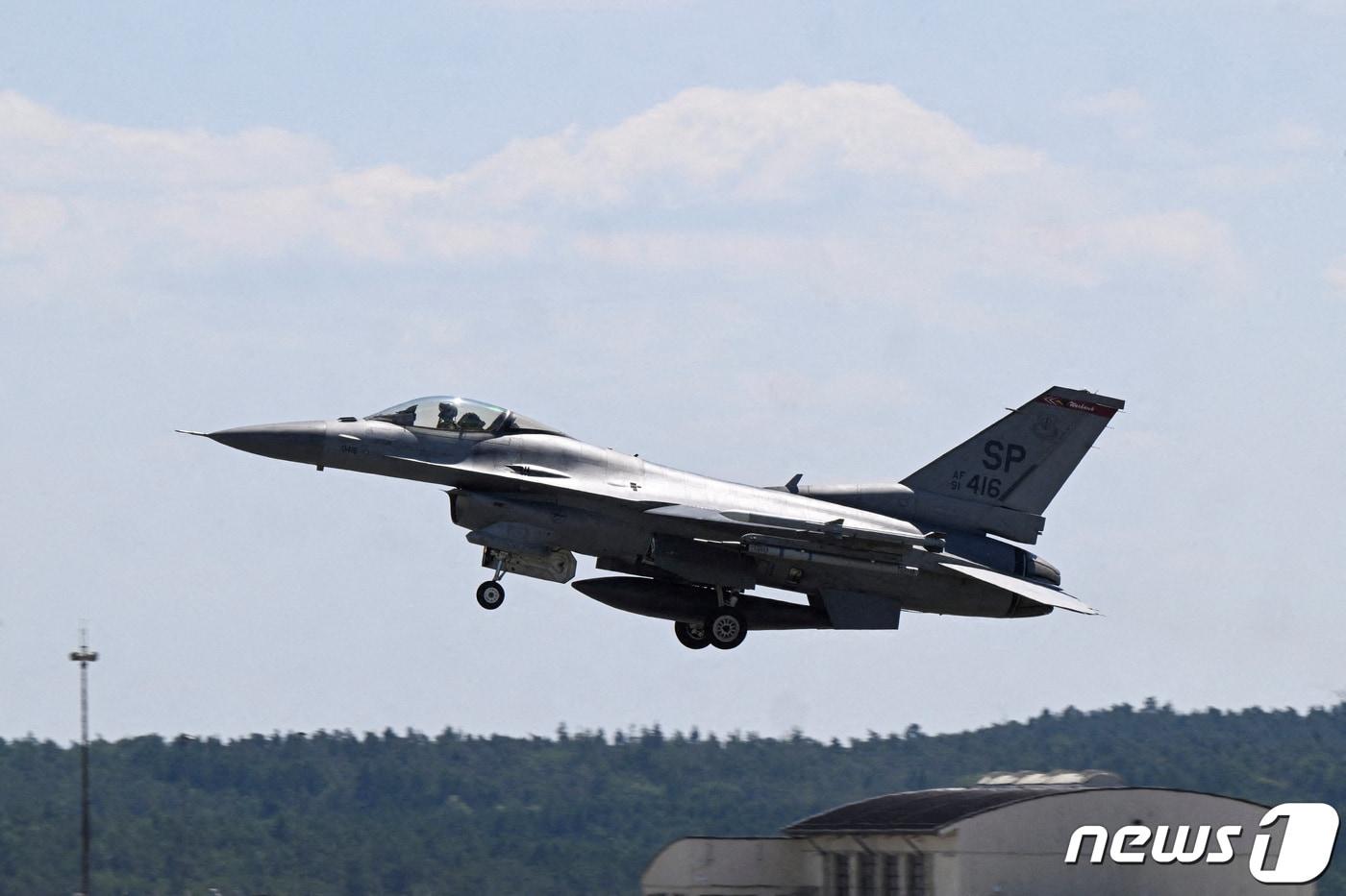 본문 이미지 - F-16 전투기ⓒ 로이터=뉴스1 ⓒ News1 정윤경 기자