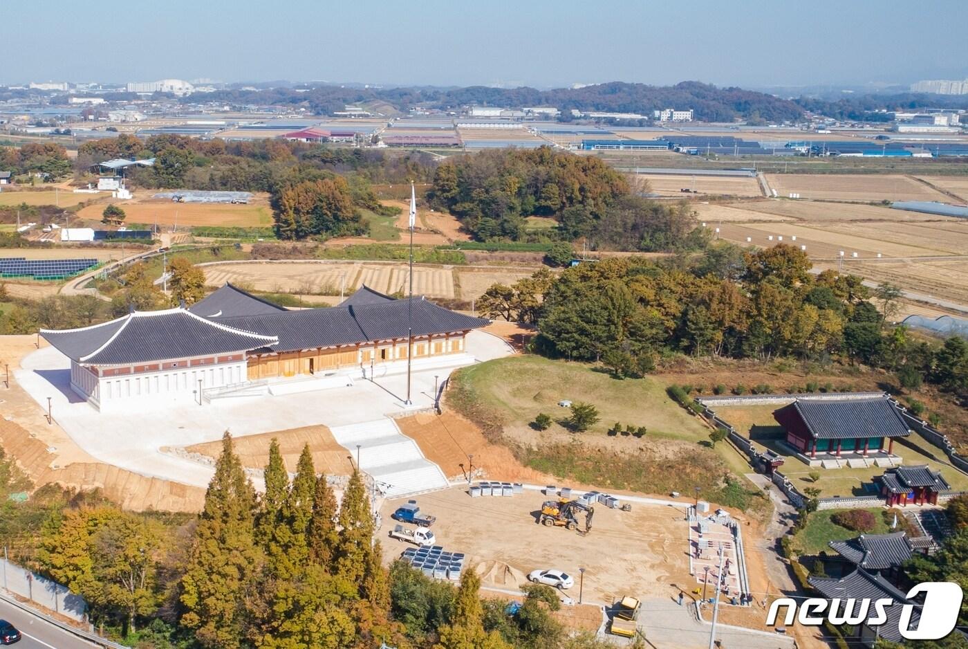 본문 이미지 - 보재 이상설 선생 기념관 전경.(진천군 제공)/뉴스1