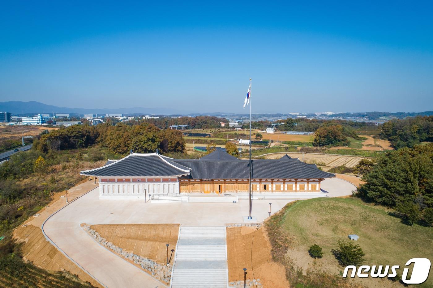 본문 이미지 - 보재 이상설 선생 기념관 전경.(진천군 제공)/뉴스1