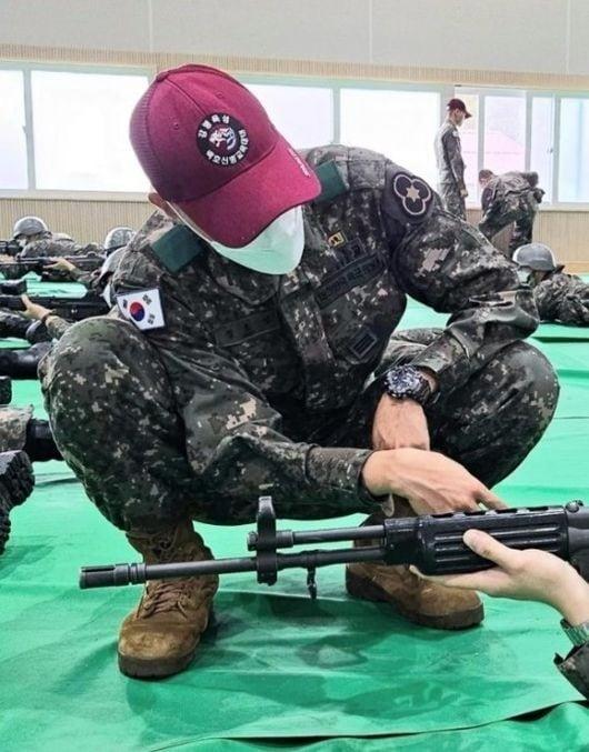 본문 이미지 - 제이홉