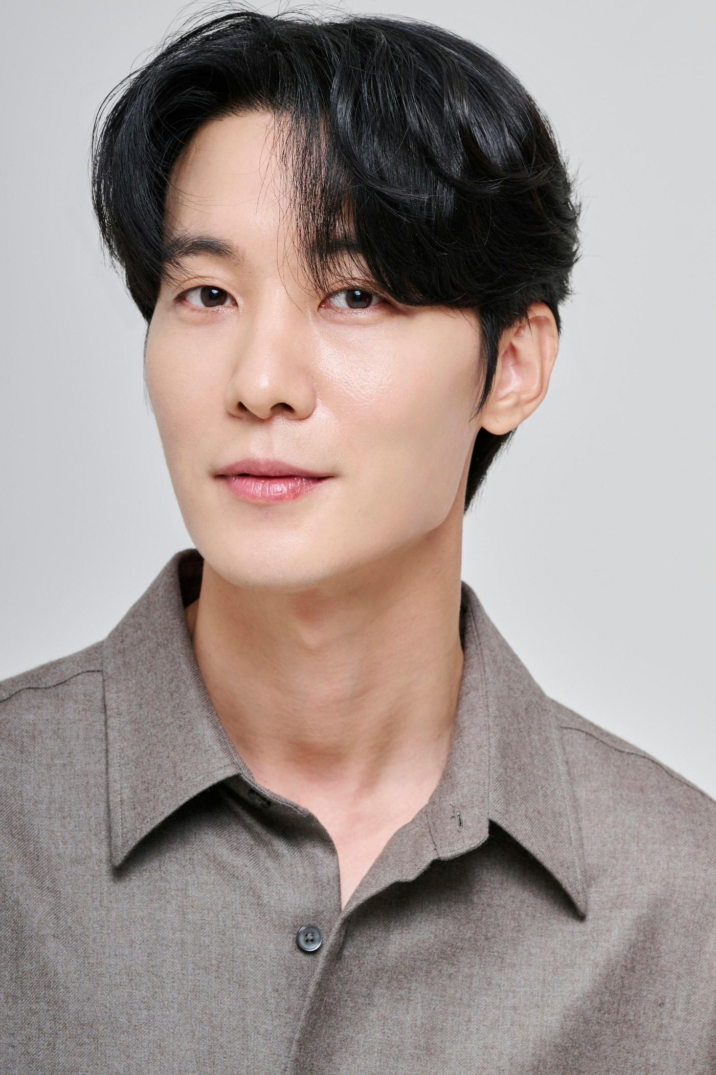 본문 이미지 - 배우 장률 / 매니지먼트MMM 제공