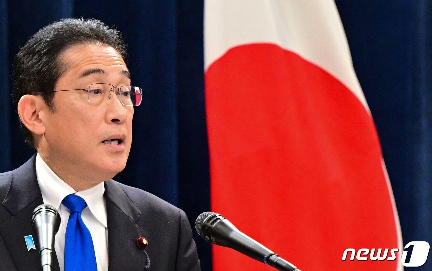 본문 이미지 - 기시다 후미오 일본 총리가 미국 샌프란시스코에서 아시아태평양경제협력체(APEC) 정상회의 주간 마지막 날인 17일(현지시간) 기자회견을 열고 발언하고 있다. 2023.11.17 ⓒ AFP=뉴스1 ⓒ News1 정지윤 기자