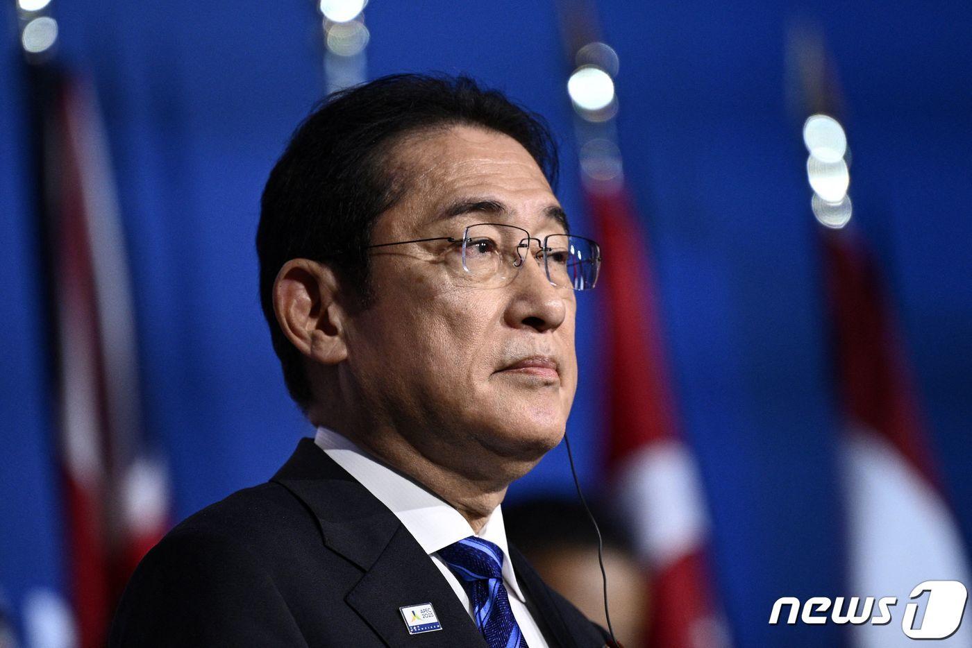 본문 이미지 - 기시다 후미오 일본 총리가 17일(현지시간) 미국 캘리포니아주 샌프란시스코에서 열린 아시아태평양경제협력체(APEC) 정상회의에 참석하고 있다. 2023.11.17 ⓒ AFP=뉴스1 ⓒ News1 정지윤 기자