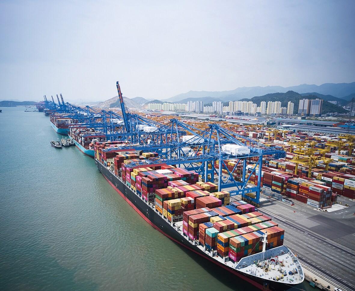 본문 이미지 - 부산항 신항 전경. &#40;부산항만공사 제공&#41;
