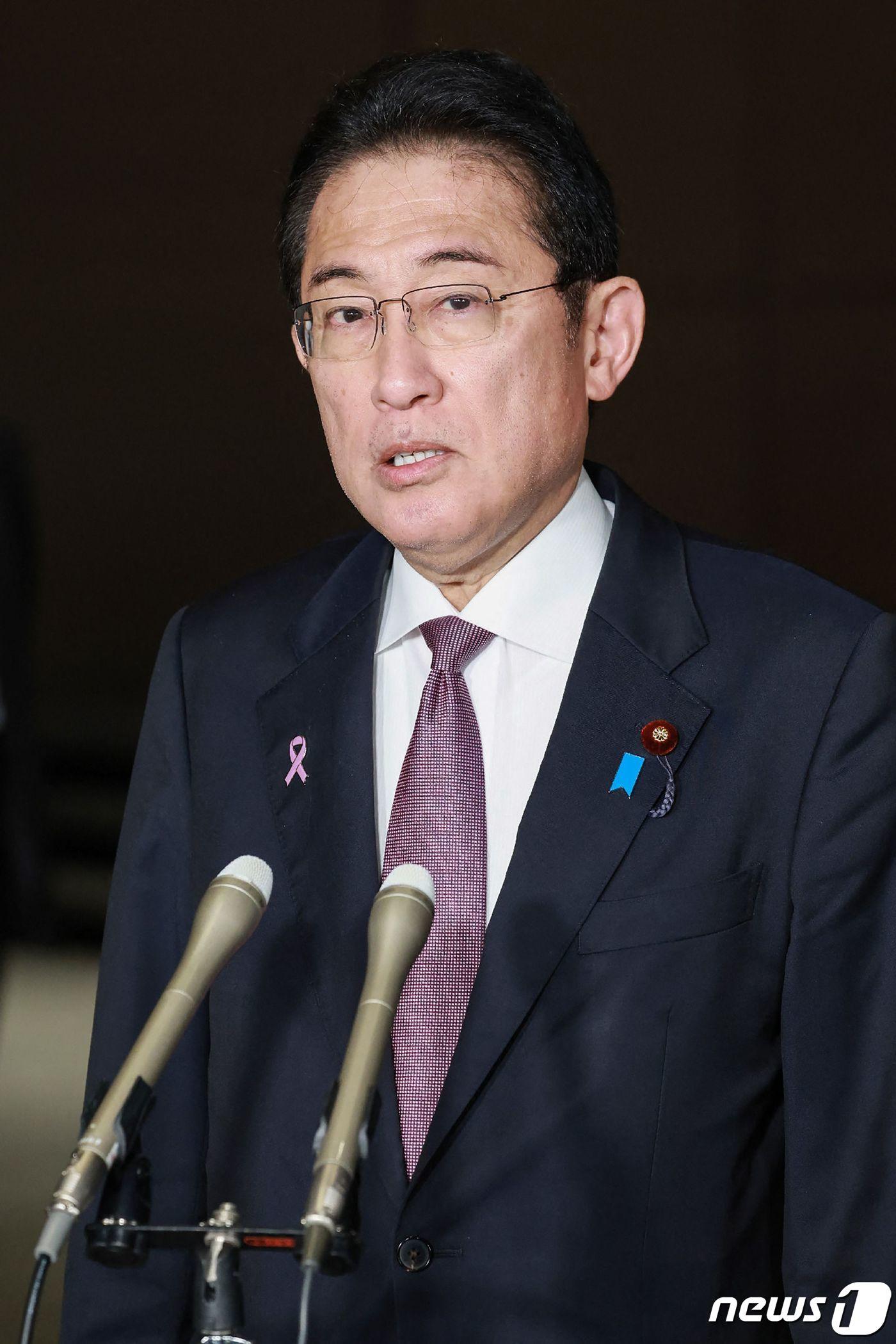 본문 이미지 - 기시다 후미오 일본 총리가 북한의 탄도미사일 발사 이후 22일 일본 도쿄의 총리 공관에서 언론에 발언하고 있다. 2023.11.22 ⓒ AFP=뉴스1 ⓒ News1 정지윤 기자