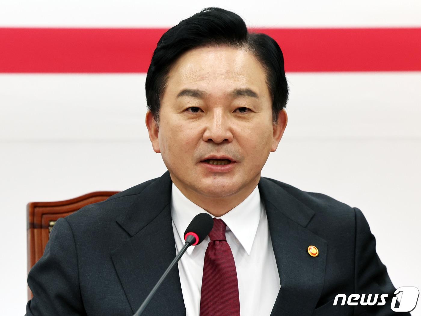 본문 이미지 - 원희룡 국토교통부 장관이 24일 오전 서울 여의도 국회에서 열린 &#39;청년, 내 집 마련 지원을 위한 당정협의회&#39;에서 모두발언을 하고 있다. 2023.11.24/뉴스1 ⓒ News1 황기선 기자