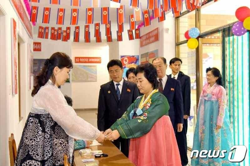 본문 이미지 - (평양 노동신문=뉴스1) = 북한의 지방인민회의 대의원 선거가 11월26일 진행됐다고 27일 노동당 기관지 노동신문이 보도했다. [국내에서만 사용가능. 재배포 금지. DB 금지. For Use Only in the Republic of Korea. Redistribution Prohibited] rodongphoto@news1.kr