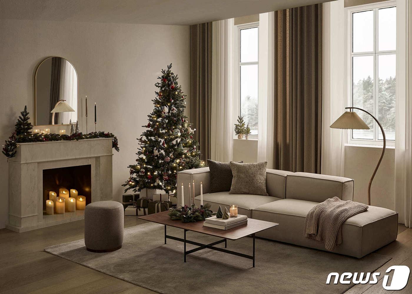 본문 이미지 -  신세계까사연말 홈파티 테이블웨어·소품 연출 이미지(신세계까사 제공)