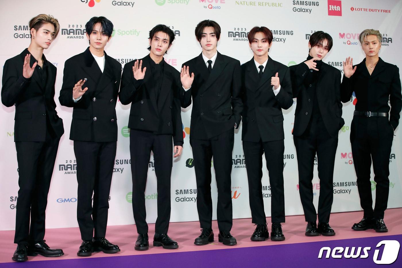 엔하이픈이 28일 일본 도쿄돔에서 열린 ‘2023 마마 어워즈(2023 MAMA AWARDS)’에서 포즈를 취하고 있다. 2023.11.28/뉴스1 ⓒ News1 권현진 기자