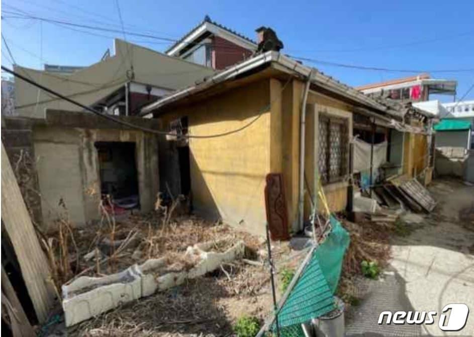 본문 이미지 - 인구 감소로 인해 도심 속 빈집이 기하급수적으로 증가할 것으로 예상돼 대책이 요구된다. 사진은 기사 내용과 직접 관련 없음. (대전 서구 제공) /뉴스1