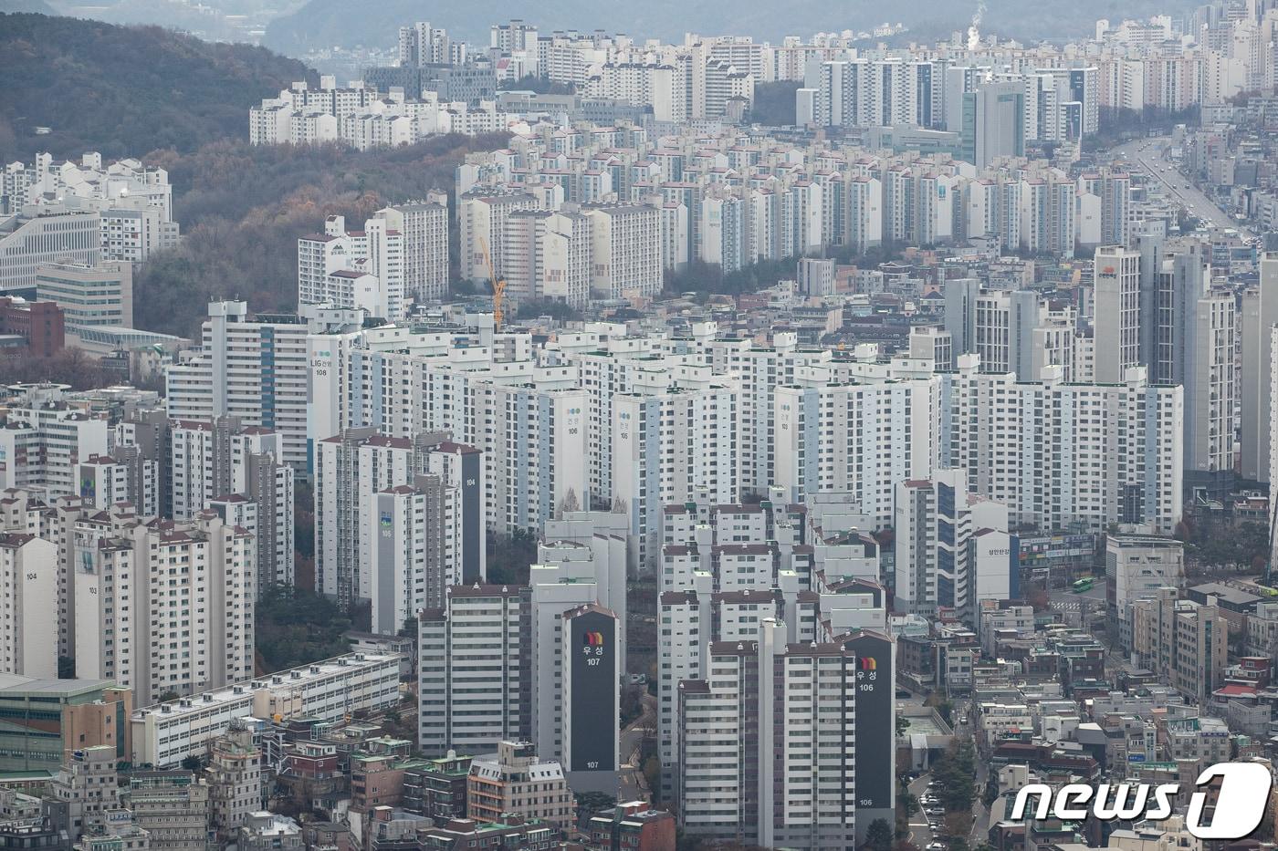 서울 여의도 63아트에서 바라본 도심 아파트 단지들. 2023.11.29/뉴스1 ⓒ News1 유승관 기자