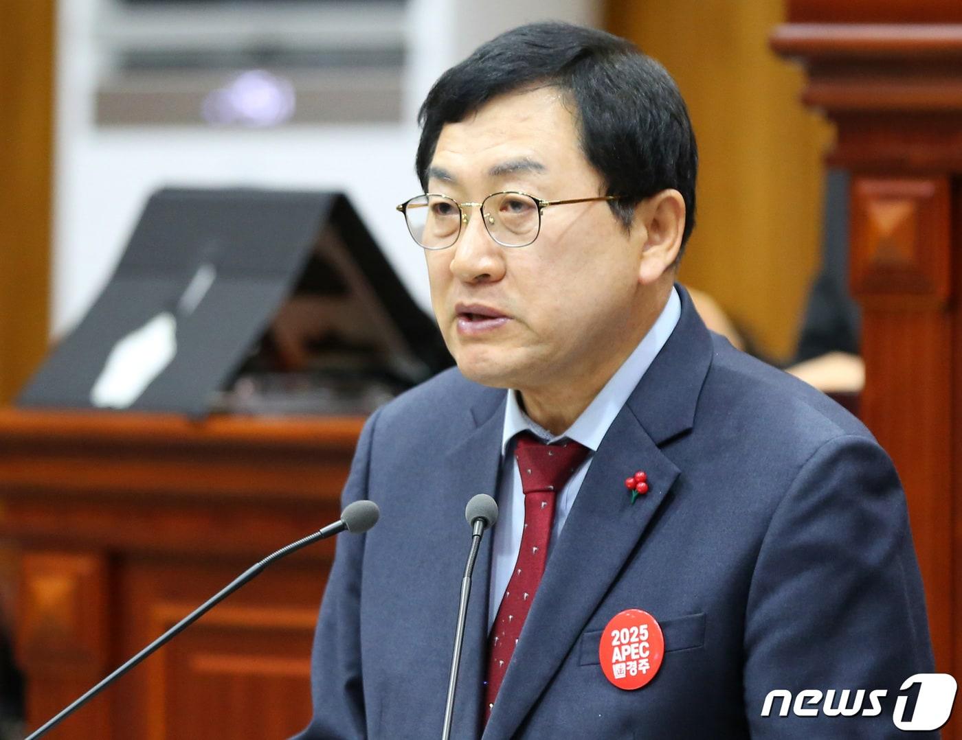 본문 이미지 - 주낙영 경북 경주시장이 29일 시의회에서 열린 제297차 정례회에서 내년도 시정 운영방향을 설명하고 있다.(경주시제공)2023.11.29/뉴스1 