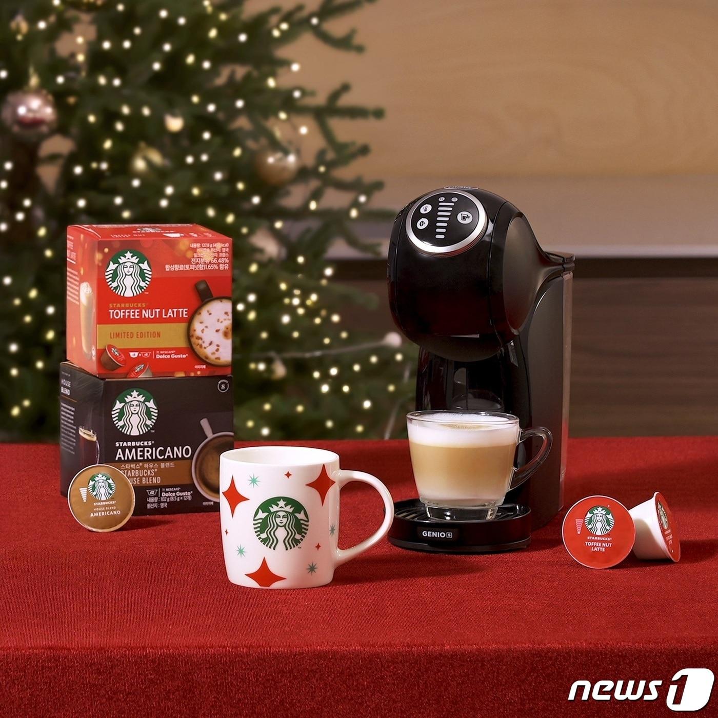 본문 이미지 - 네스카페 돌체구스토, 겨울 시즌 한정 '돌체구스토 지니오S 플러스 홀리데이 팩' 출시.(네슬레코리아 제공)