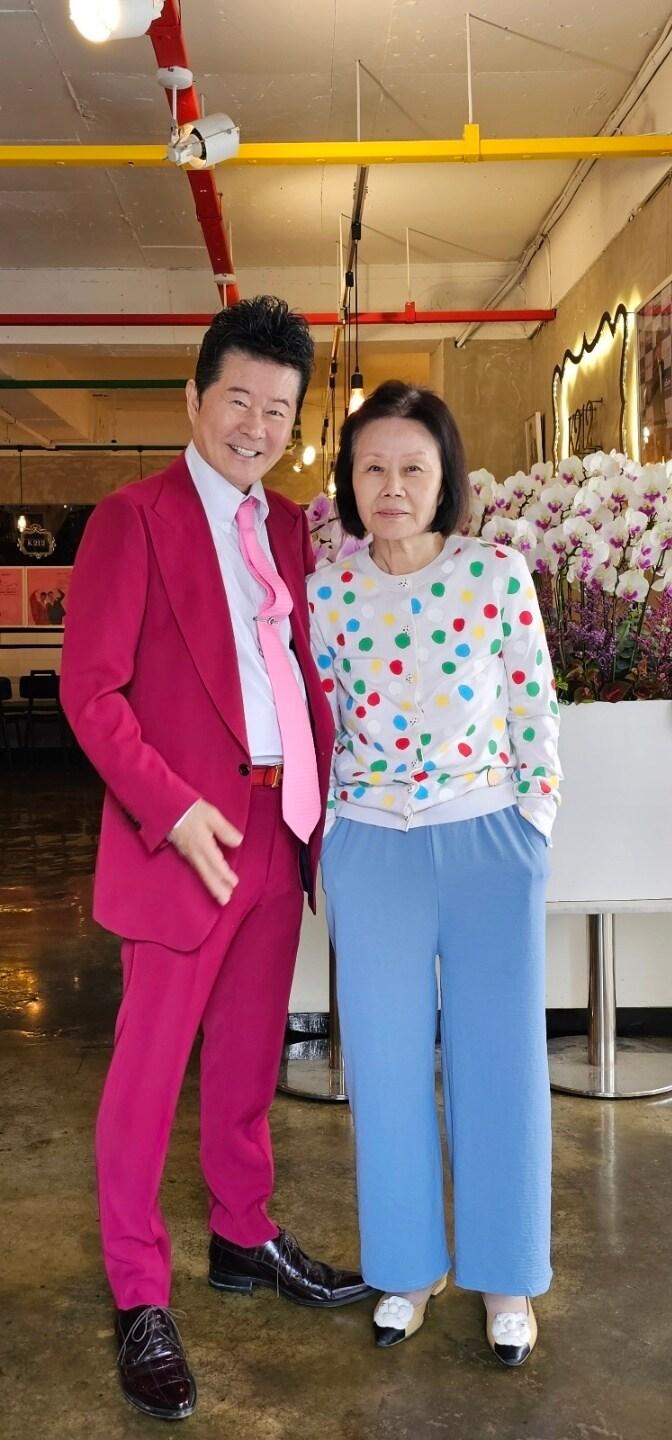 본문 이미지 - 태진아와 아내 이옥형씨