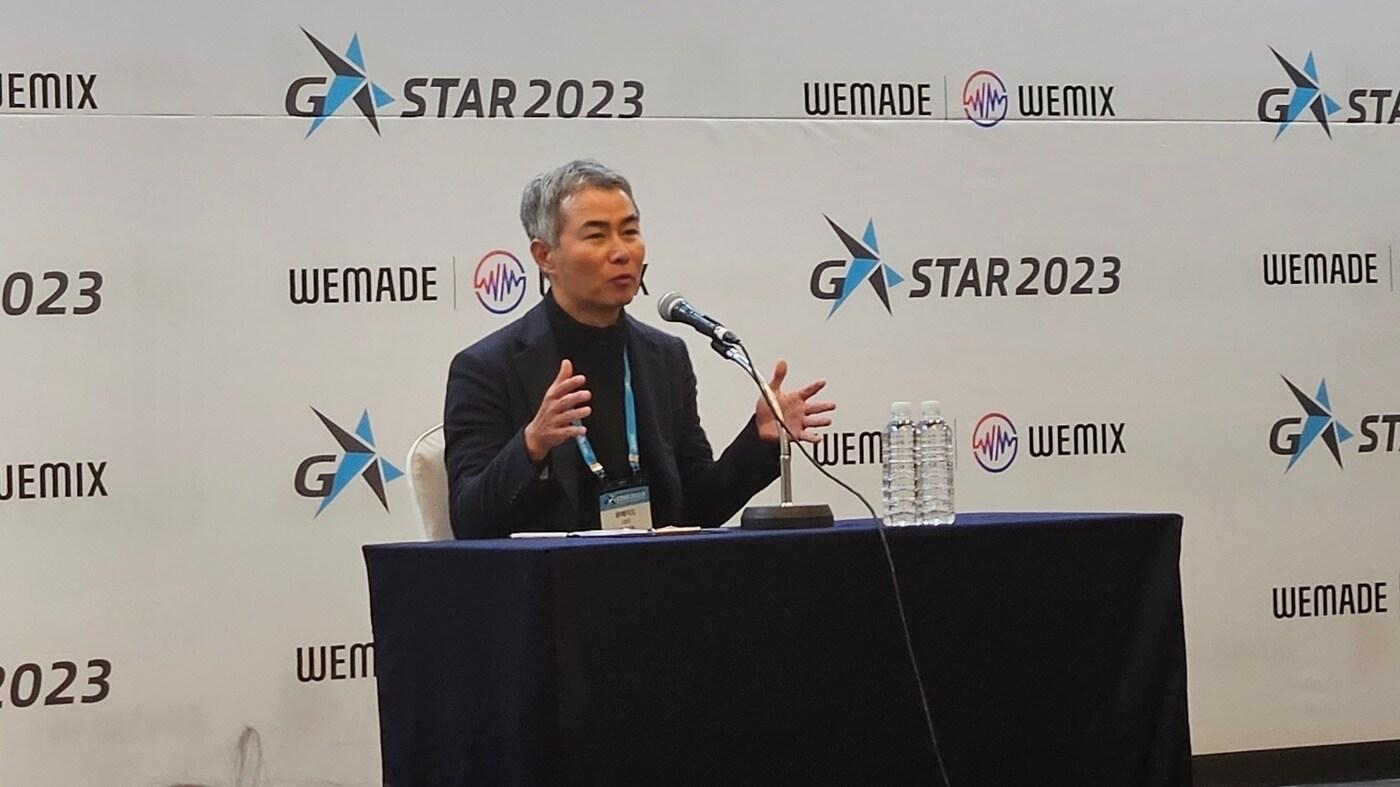 본문 이미지 - 장현국 위메이드 대표가 미디어를 대상으로 인터뷰를 진행하는 모습 2023.11.16/뉴스1 ⓒ News1 박소은 기자