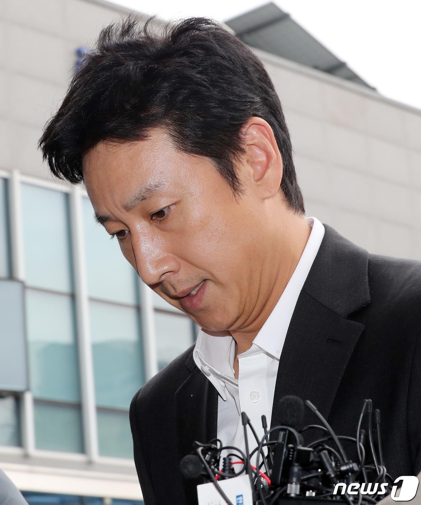 본문 이미지 - 마약 투약 혐의를 받고 있는 배우 이선균/뉴스1 ⓒ News1 박세연 기자