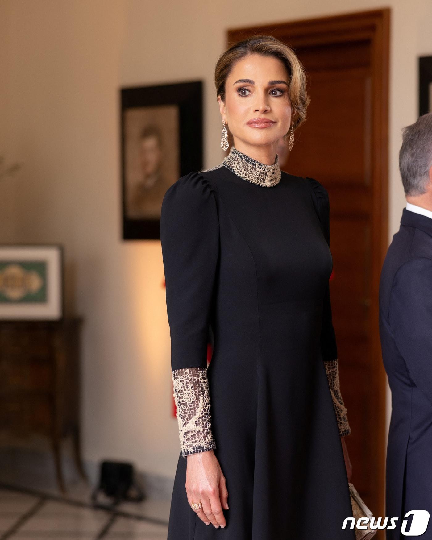 본문 이미지 - 요르단의 라니아 알 압둘라 왕비 자료사진. 2023.07.01. ⓒ 로이터=뉴스1 ⓒ News1 정윤영 기자