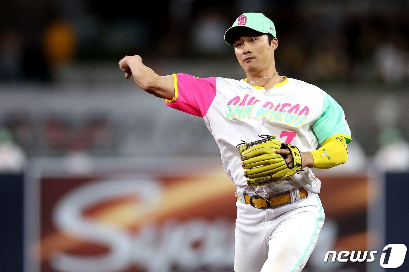 김하성이 6일(한국시간) 메이저리그(MLB) 내셔널리그 유틸리티 부문 골드글러브 수상자로 선정됐다. ⓒ AFP=뉴스1