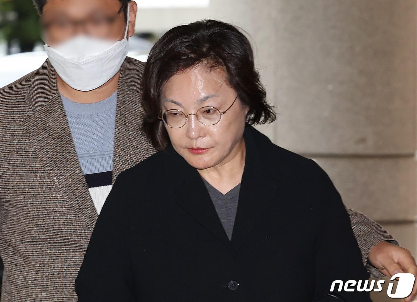 본문 이미지 - 이태원 참사 부실 대응 혐의로 구속 기소됐다 보석 석방된 박희영 용산구청장. 2023.11.6/뉴스1 ⓒ News1 김민지 기자