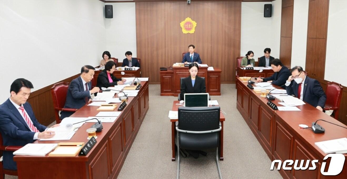 본문 이미지 - 대구시의 올해 지방세 미수납액이 703억8000만원을 기록했다. 사진은 시의회 기획행정위원회 행정사무감사 모습.(대구시의회 제공)
