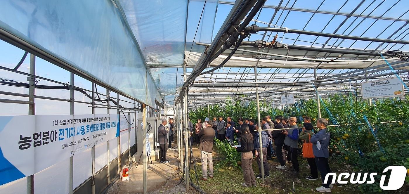 제주도와 제주테크노파크 지난 7일 서귀포농업기술센터에서 전기차 사용 후 배터리 활용 소형 에너지저장장치 제품 운영 시연회를 개최했다고 8일 밝혔다./뉴스1 