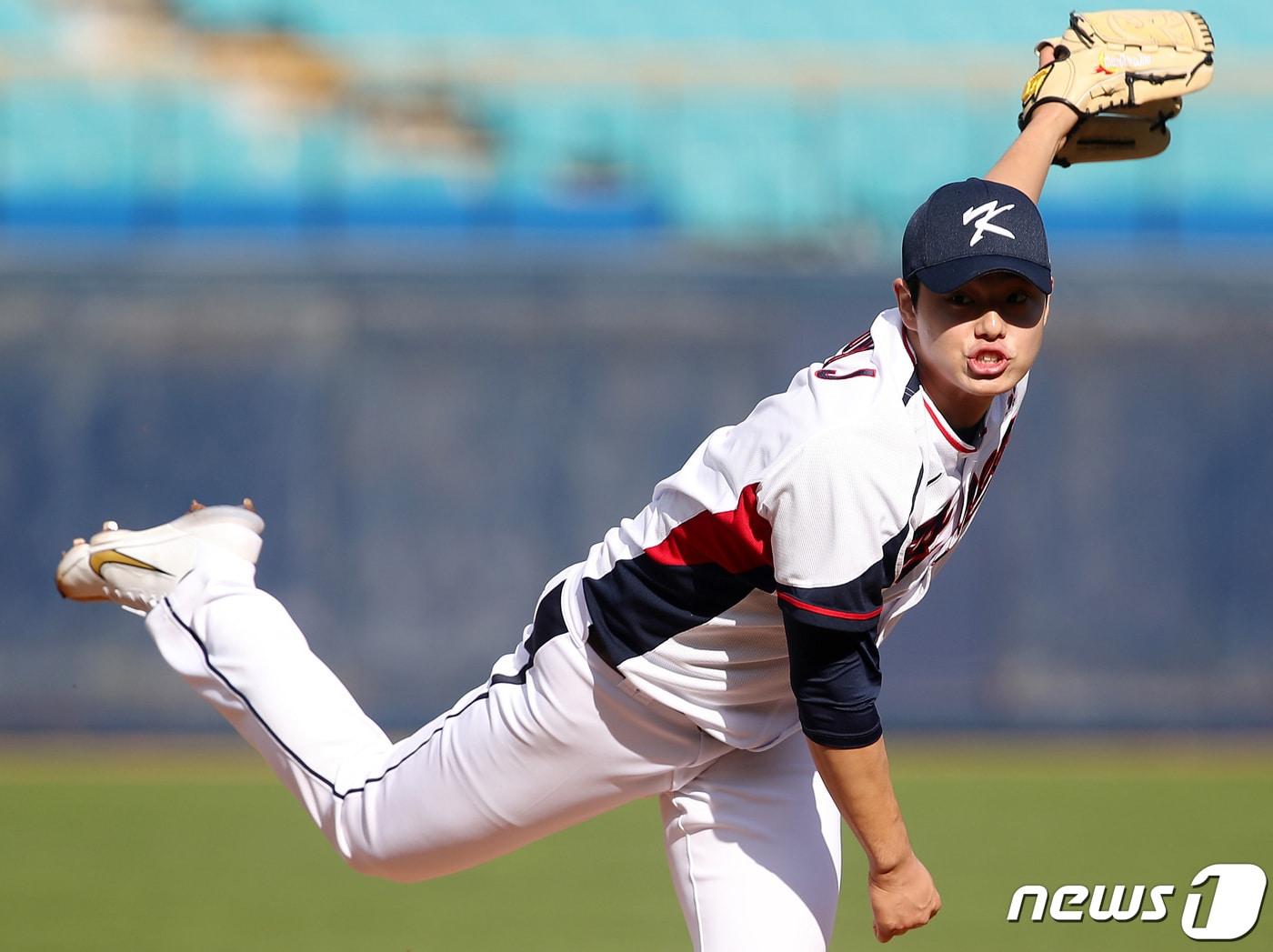 본문 이미지 - 투수 문동주는 2026 WBC 최종 명단에서 제외됐다.  뉴스1 DB ⓒ News1 공정식 기자