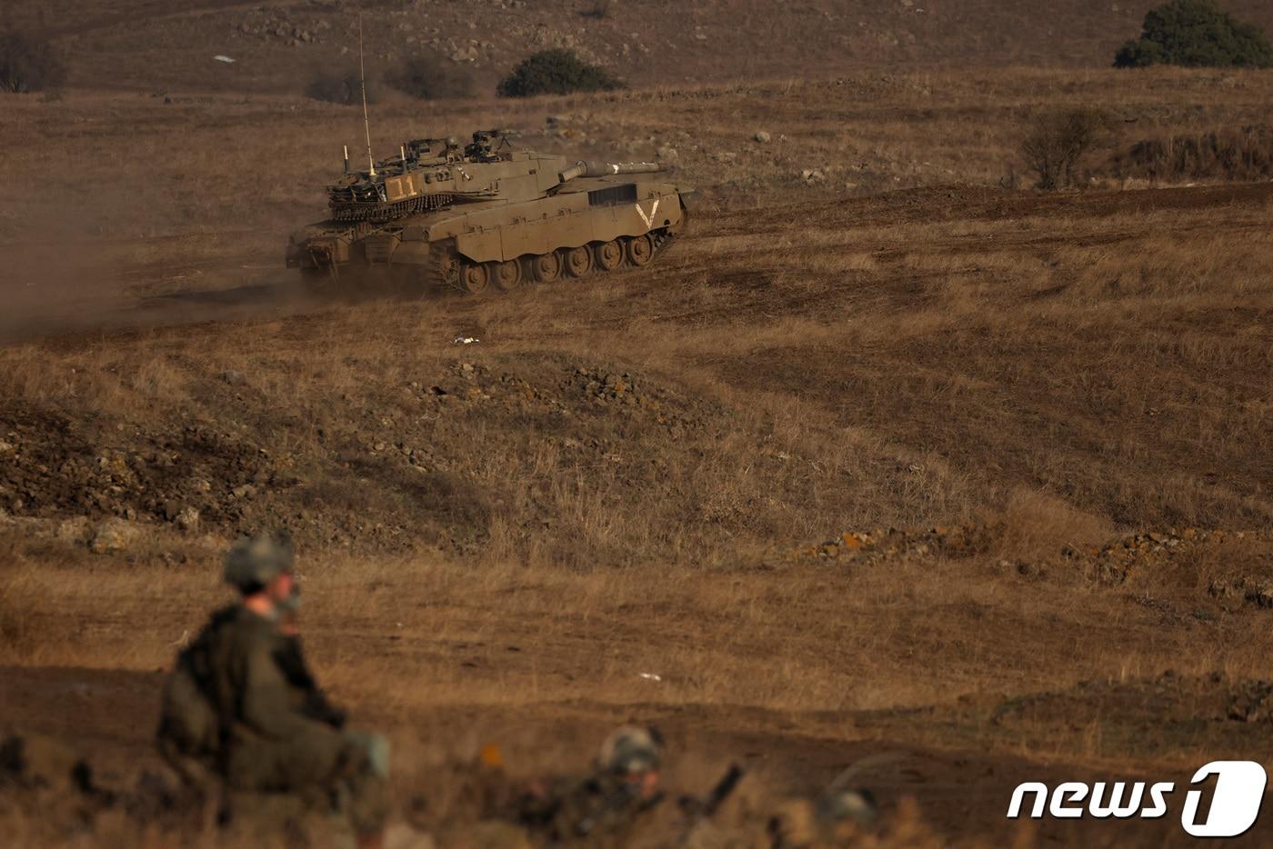 2일(현지시간) 이스라엘 군인들이 이스라엘과 시리아 국경 근처에서 군사 훈련을 수행하고 있다. 2023.11.02/ ⓒ 로이터=뉴스1 ⓒ News1 권진영 기자
