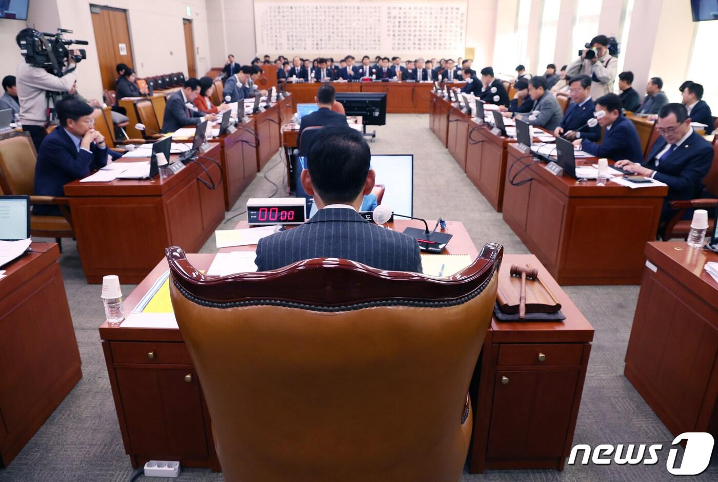본문 이미지 - 9일 서울 여의도 국회에서 법제사법위원회 전체회의가 열리고 있다. 2023.11.9/뉴스1 ⓒ News1 송원영 기자