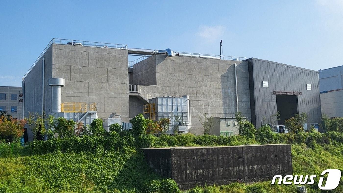  9일 충북 음성군은 성본 산업단지에 전기차 배터리 이차사용 기술지원센터가 문을 열었다고 밝혔다. 사진은 센터 전경.(충주시 제공)2023.11.9/뉴스1