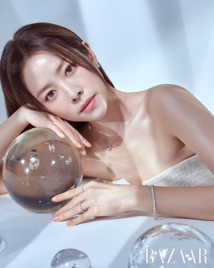 본문 이미지 - 한지민/하퍼스 바자