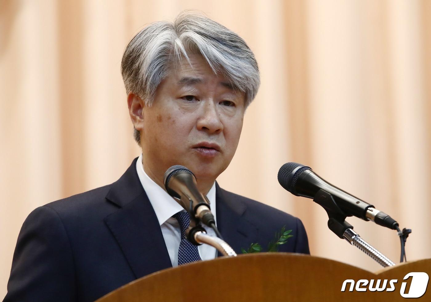본문 이미지 - 이종석 신임 헌법재판소장이 1일 오후 서울 종로구 헌법재판소에서 열린 헌법재판소장 취임식에서 취임사를 하고 있다. 2023.12.1/뉴스1 ⓒ News1 박세연 기자