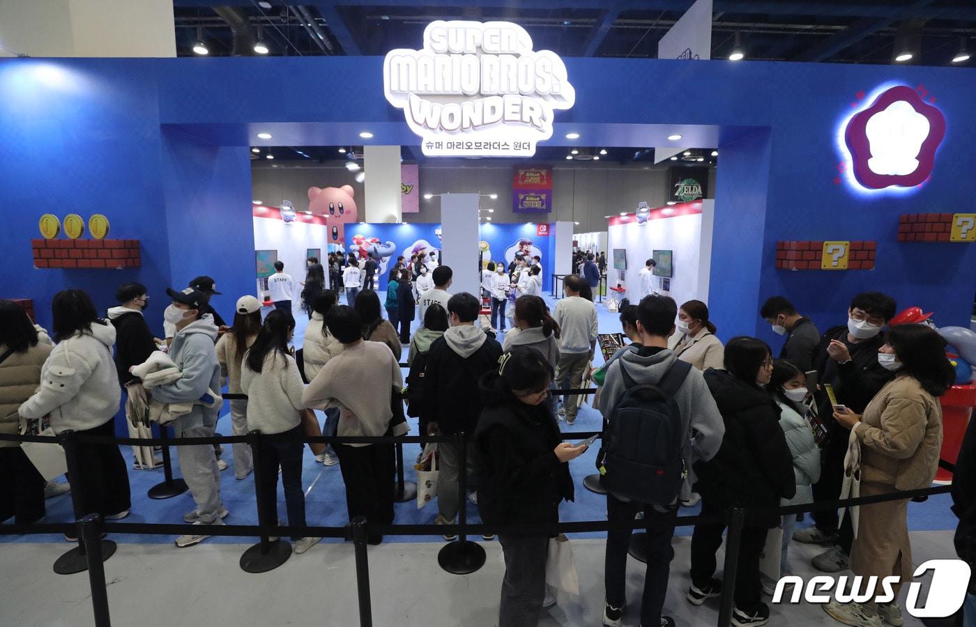 지난해 12월10일 서울 강남구 코엑스에서 열린 닌텐도 라이브(Nintendo Live) 2023 서울이 관람객으로 붐비고 있다. 2023.12.10/뉴스1 ⓒ News1 박세연 기자