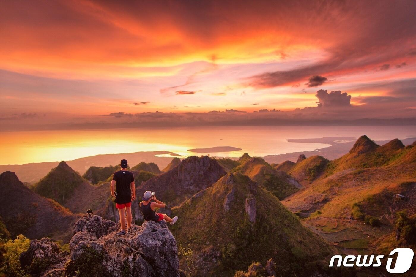 세부에서 볼 수 있는 환상적인 일몰(필리핀관광부 제공)