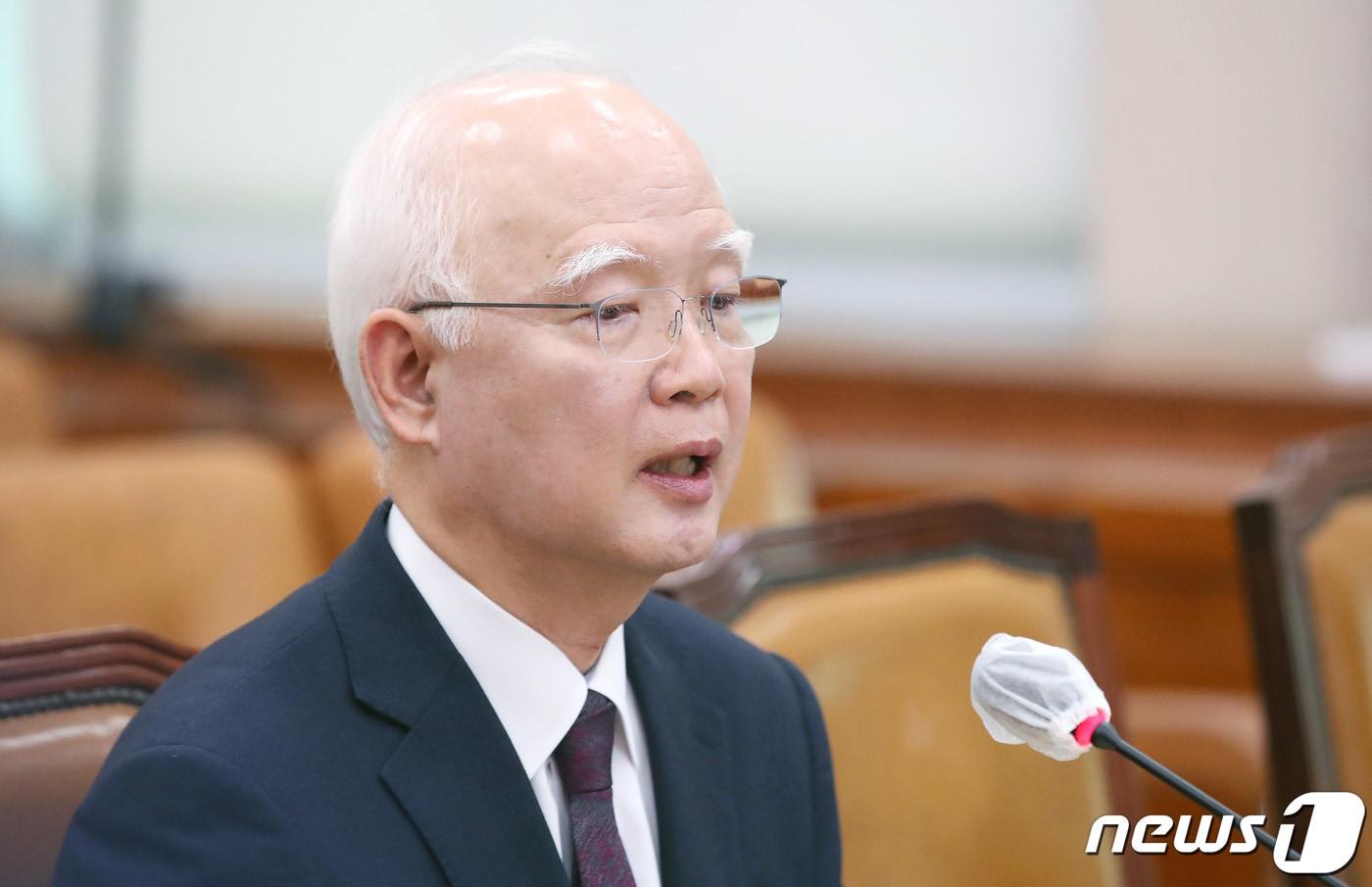 본문 이미지 - 정형식 헌법재판관 후보자가 12일 오전 서울 여의도 국회에서 열린 인사청문회에서 의원들의 질의에 답하고 있다. 2023.12.12/뉴스1 ⓒ News1 임세영 기자