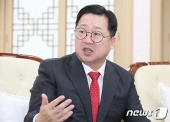 본문 이미지 - 이장우 대전시장이 뉴스1과 인터뷰를 하고 있다./뉴스1 ⓒ News1 김기태 기자